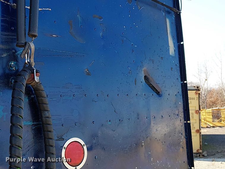 image for item FK0825 2007 International 9400ix semi truck