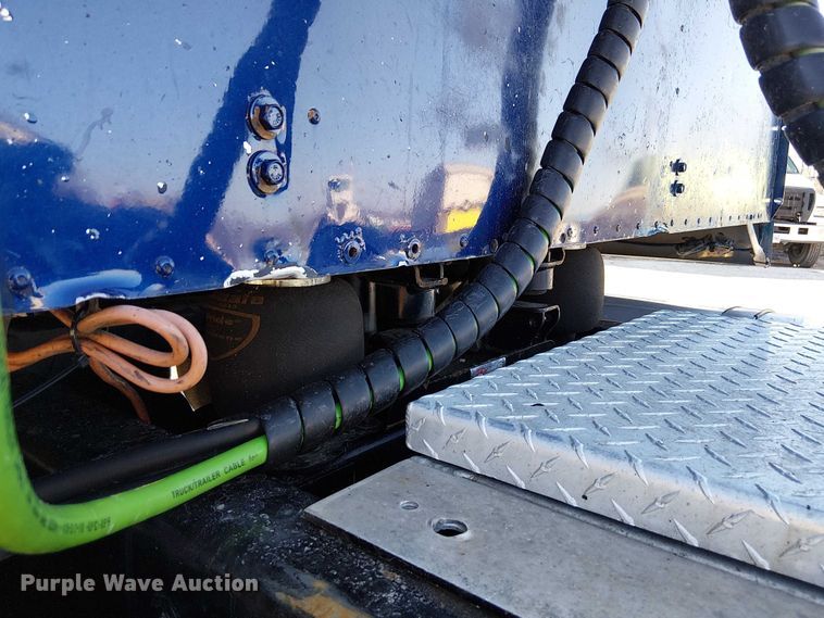 image for item FK0825 2007 International 9400ix semi truck