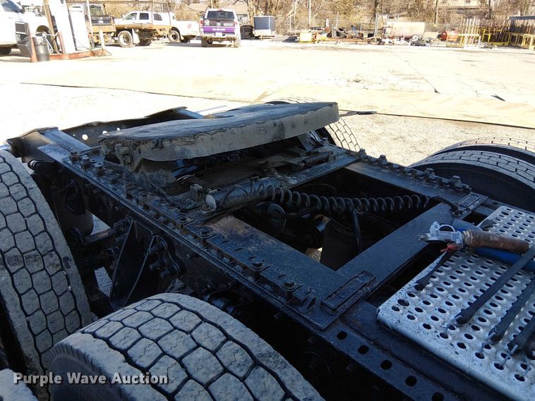 image for item FK0825 2007 International 9400ix semi truck