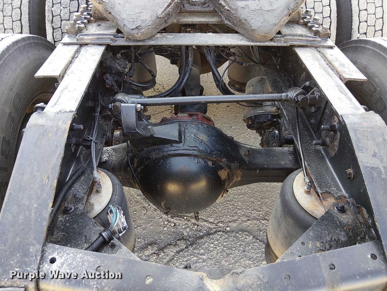 image for item FK0825 2007 International 9400ix semi truck