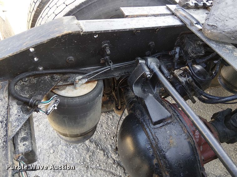 image for item FK0825 2007 International 9400ix semi truck