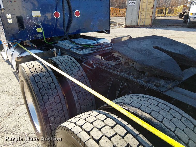 image for item FK0825 2007 International 9400ix semi truck