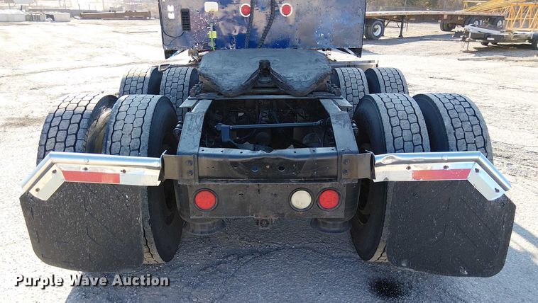 image for item FK0825 2007 International 9400ix semi truck