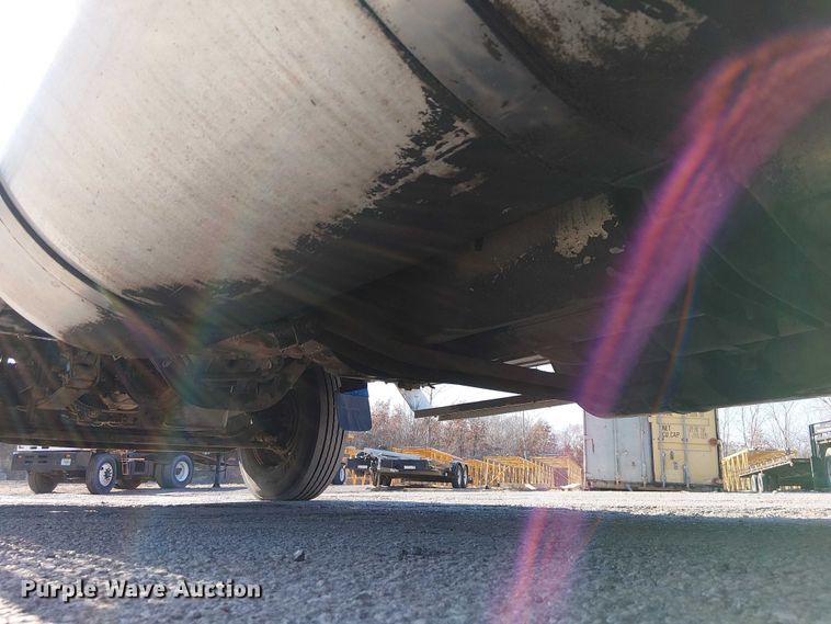 image for item FK0825 2007 International 9400ix semi truck