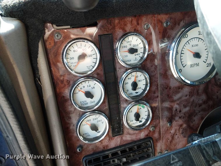 image for item FK0825 2007 International 9400ix semi truck