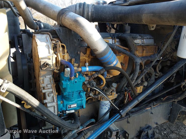 image for item FK0825 2007 International 9400ix semi truck