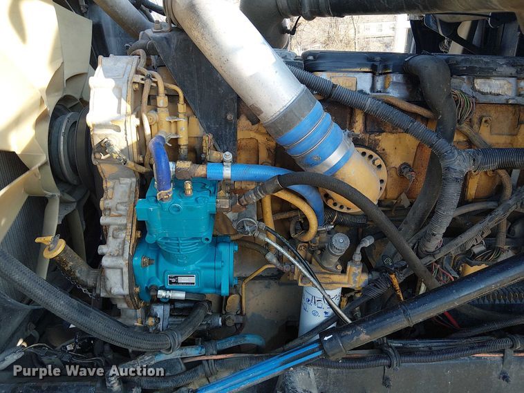 image for item FK0825 2007 International 9400ix semi truck