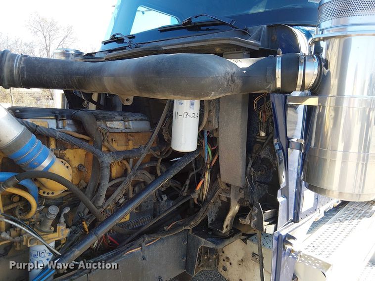 image for item FK0825 2007 International 9400ix semi truck