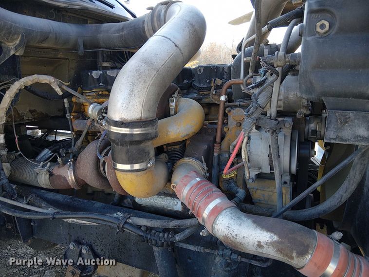 image for item FK0825 2007 International 9400ix semi truck