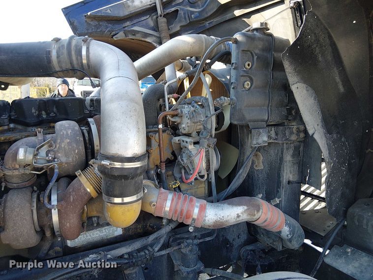 image for item FK0825 2007 International 9400ix semi truck