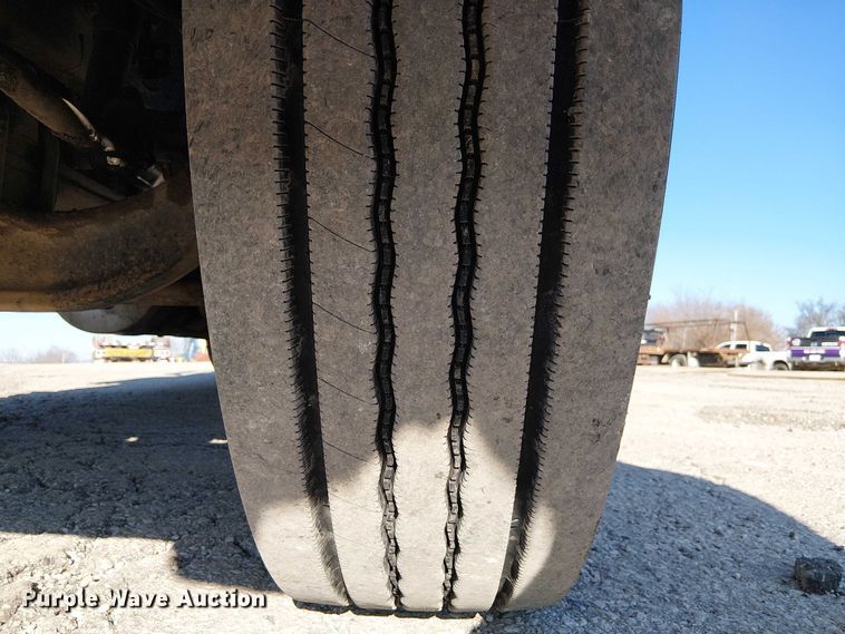 image for item FK0825 2007 International 9400ix semi truck