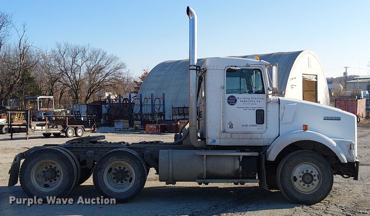 image for item FK0827 1994 Kenworth T800 semi truck