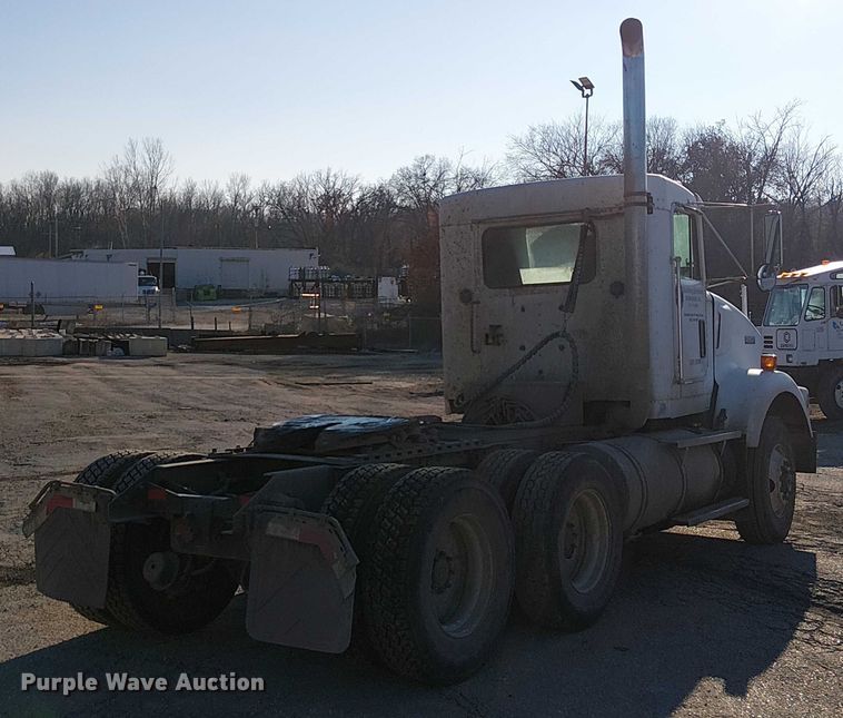 image for item FK0827 1994 Kenworth T800 semi truck