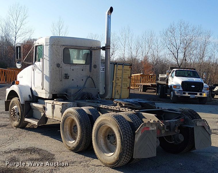 image for item FK0827 1994 Kenworth T800 semi truck