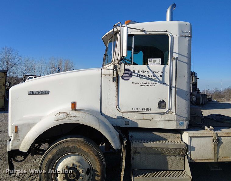 image for item FK0827 1994 Kenworth T800 semi truck