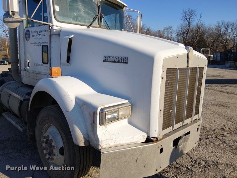 image for item FK0827 1994 Kenworth T800 semi truck