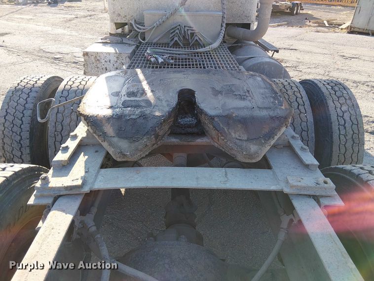 image for item FK0827 1994 Kenworth T800 semi truck