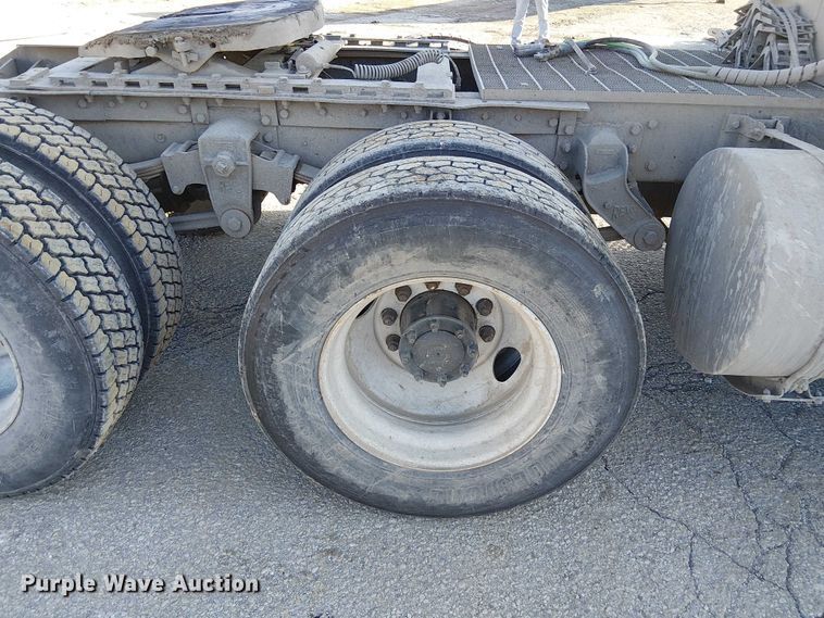 image for item FK0827 1994 Kenworth T800 semi truck