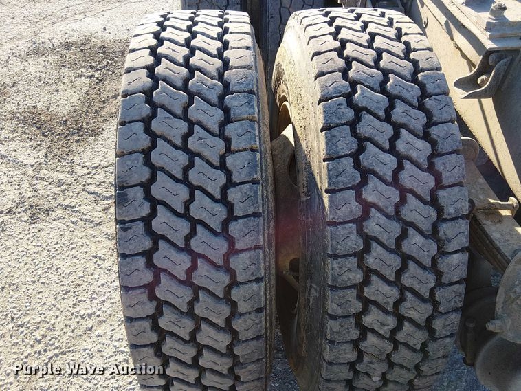 image for item FK0827 1994 Kenworth T800 semi truck