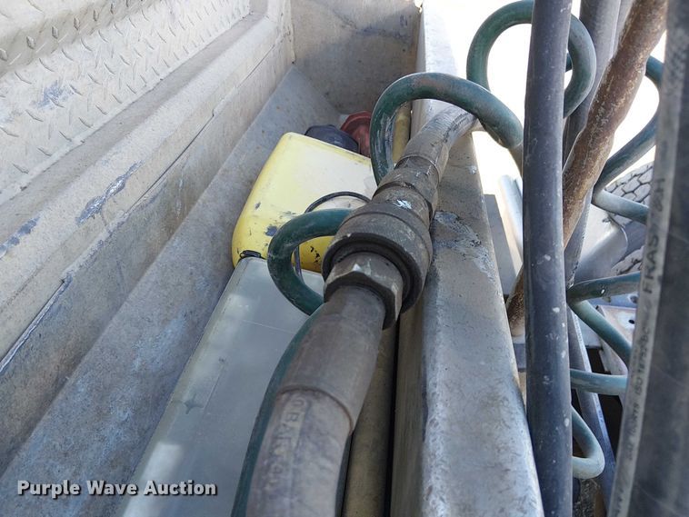 image for item FK0836 2000 International 9900i semi truck