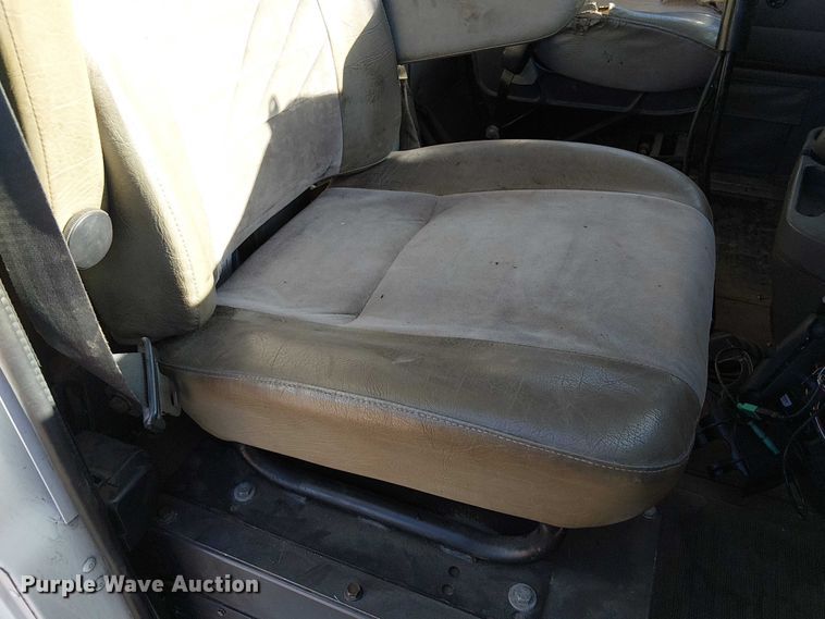 image for item FK0836 2000 International 9900i semi truck