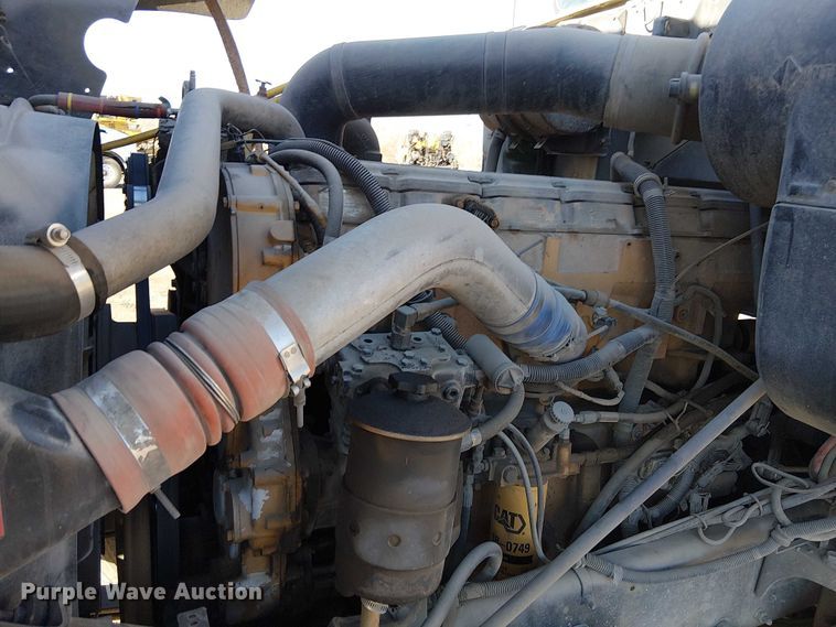 image for item FK0836 2000 International 9900i semi truck