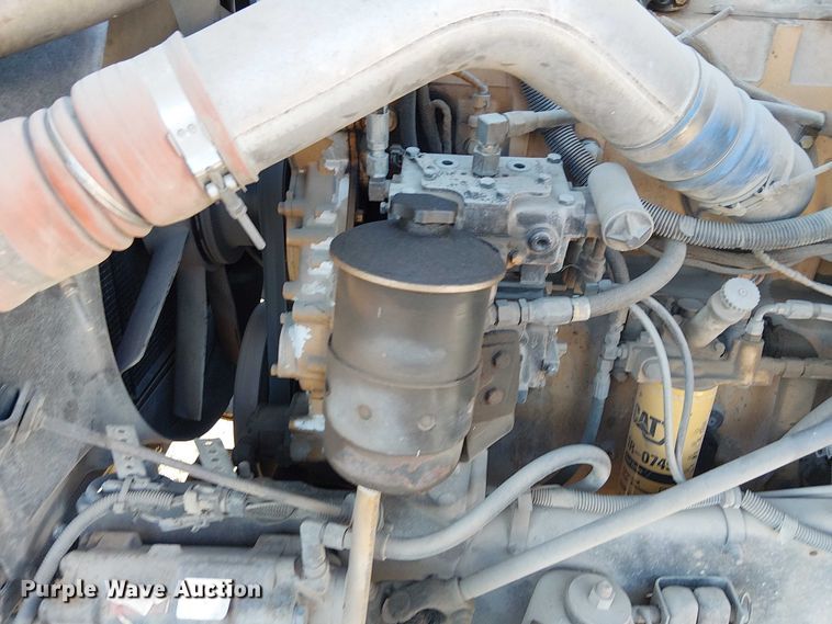 image for item FK0836 2000 International 9900i semi truck