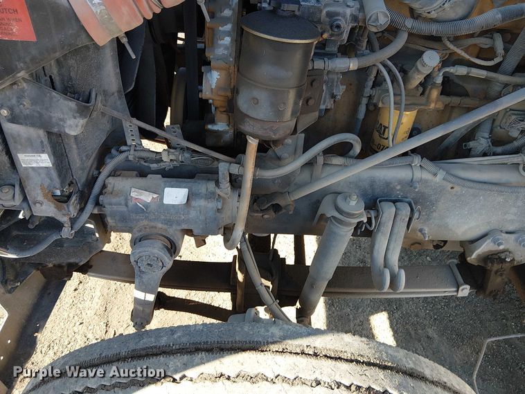 image for item FK0836 2000 International 9900i semi truck