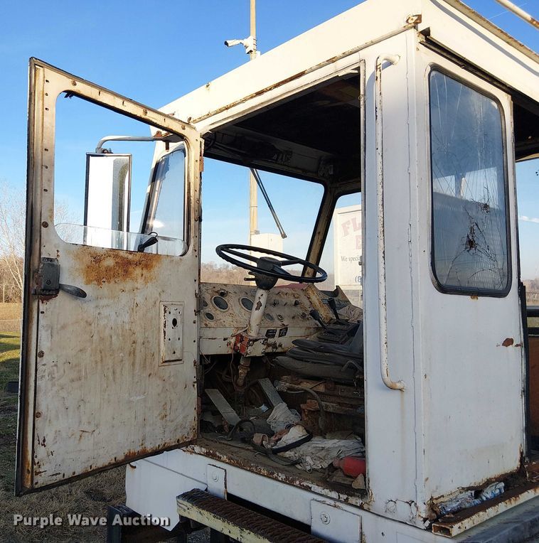 image for item FK0861 TJ Spotter S 300  yard truck