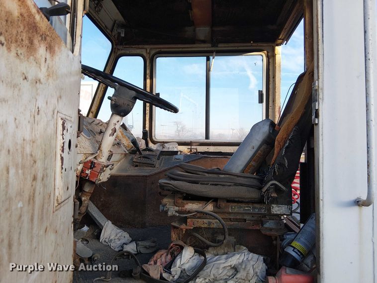 image for item FK0861 TJ Spotter S 300  yard truck