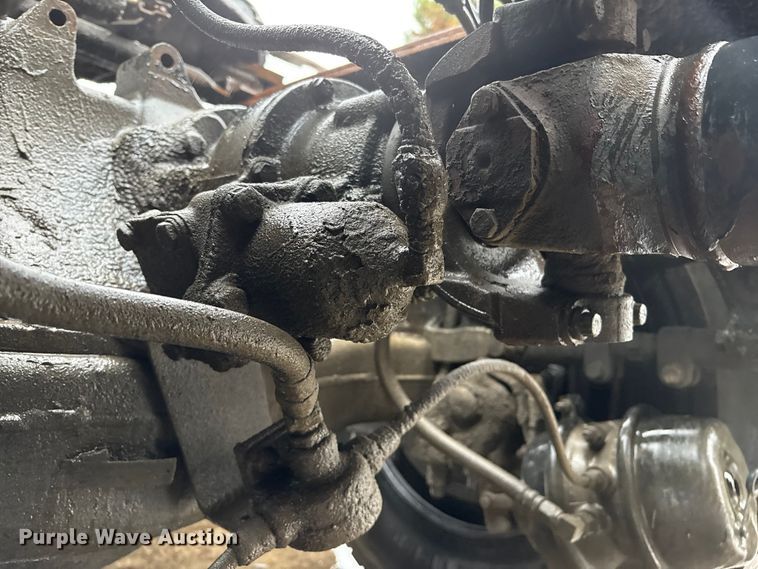 image for item FK1028 2003 Mack CV713 semi truck