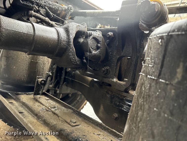 image for item FK1028 2003 Mack CV713 semi truck