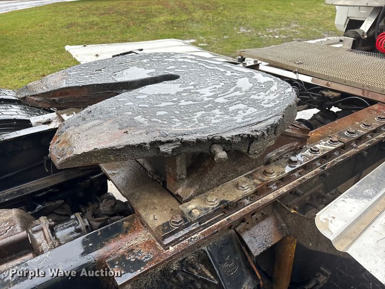 image for item FK1028 2003 Mack CV713 semi truck