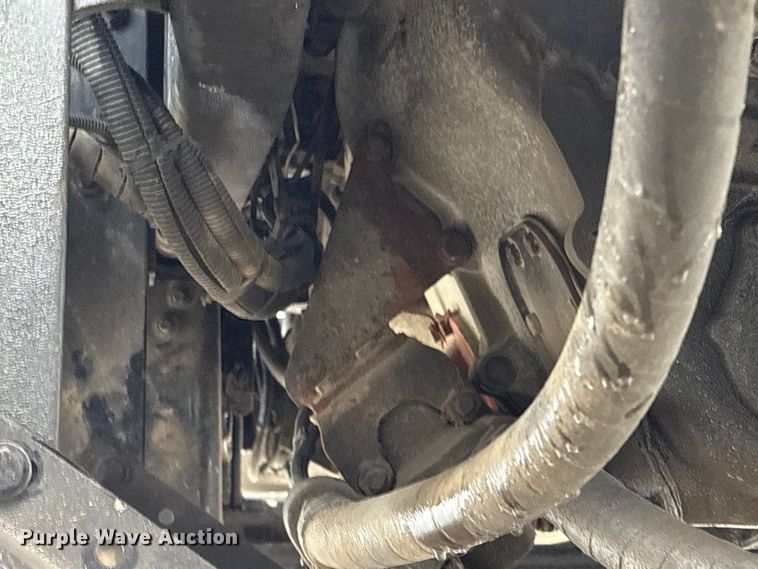 image for item FK1028 2003 Mack CV713 semi truck