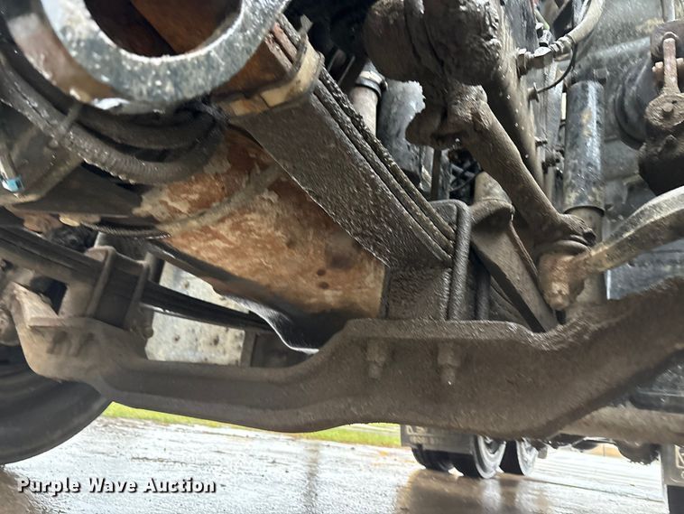 image for item FK1028 2003 Mack CV713 semi truck