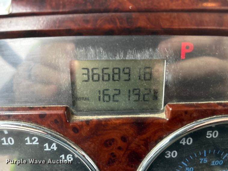 image for item FK1028 2003 Mack CV713 semi truck