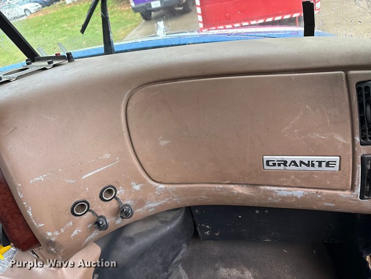 image for item FK1028 2003 Mack CV713 semi truck