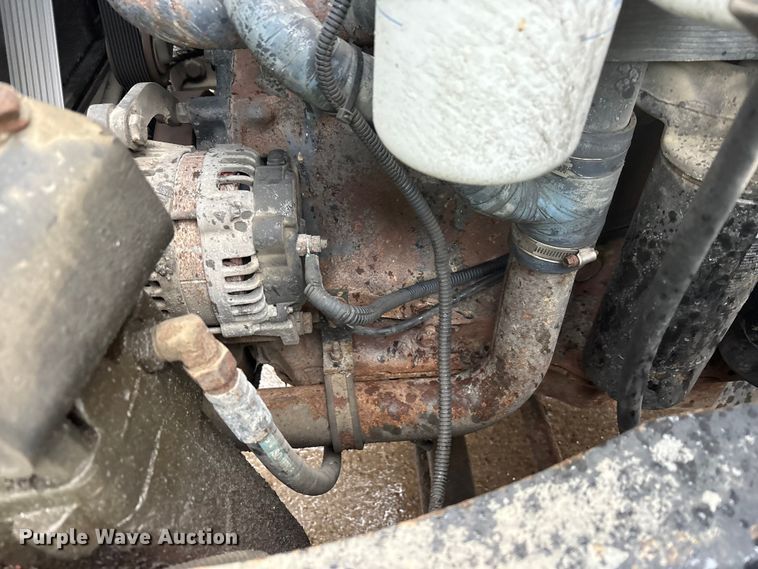 image for item FK1028 2003 Mack CV713 semi truck