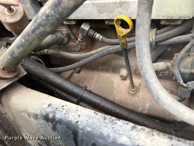 image for item FK1028 2003 Mack CV713 semi truck