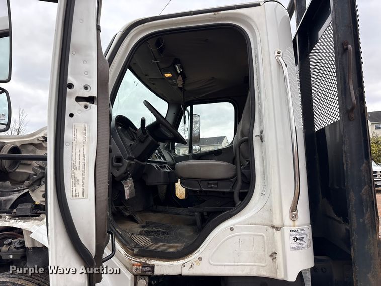 image for item FK1032 2014 Freightliner Business Class M2 flatbed truck