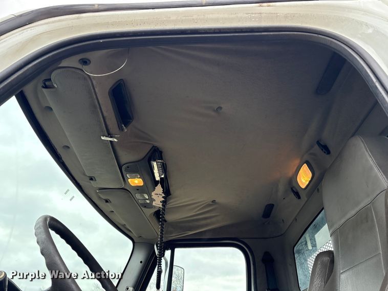 image for item FK1032 2014 Freightliner Business Class M2 flatbed truck