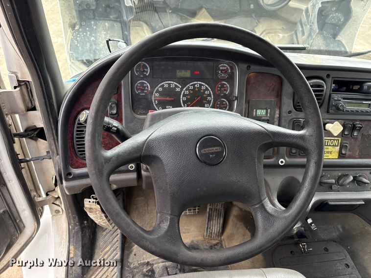 image for item FK1032 2014 Freightliner Business Class M2 flatbed truck