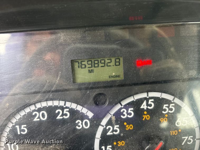 image for item FK1032 2014 Freightliner Business Class M2 flatbed truck