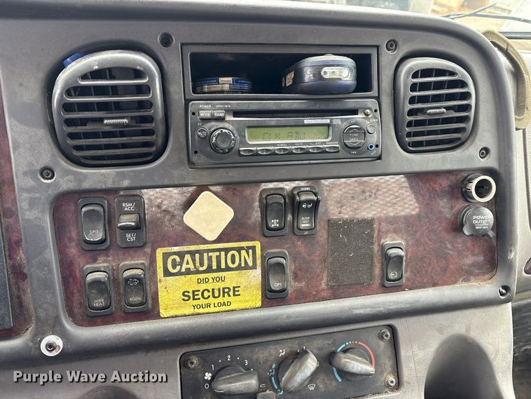 image for item FK1032 2014 Freightliner Business Class M2 flatbed truck