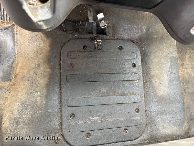 image for item FK1032 2014 Freightliner Business Class M2 flatbed truck