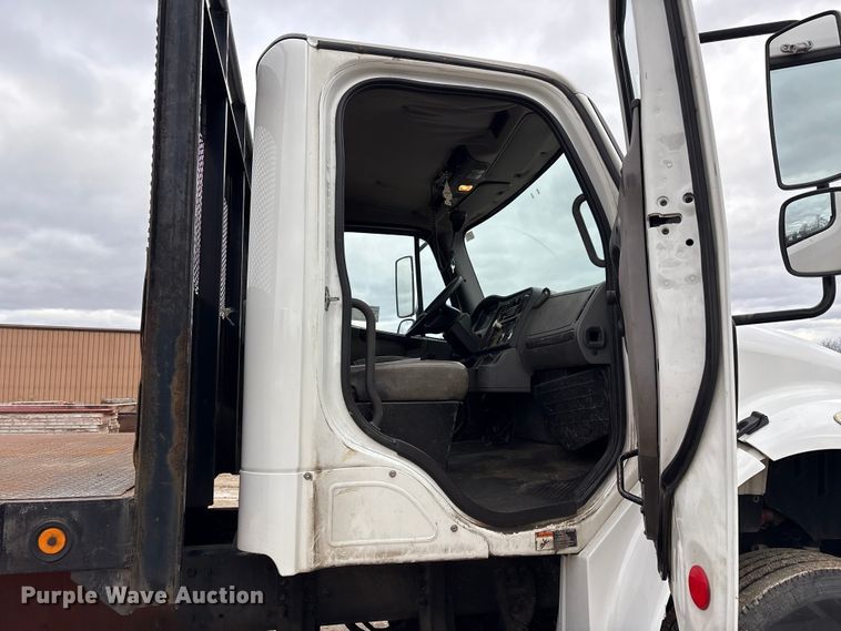 image for item FK1032 2014 Freightliner Business Class M2 flatbed truck