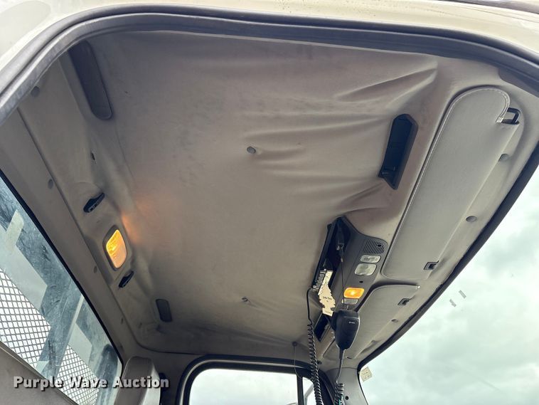 image for item FK1032 2014 Freightliner Business Class M2 flatbed truck