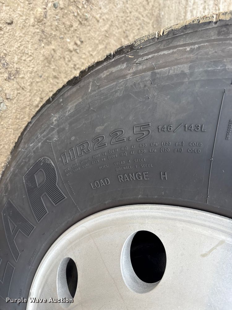 image for item FK1032 2014 Freightliner Business Class M2 flatbed truck