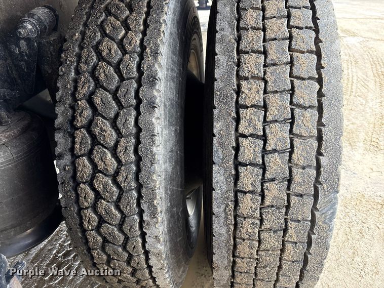 image for item FK1032 2014 Freightliner Business Class M2 flatbed truck