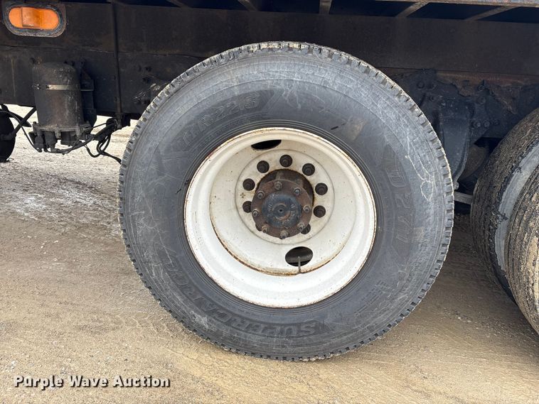 image for item FK1032 2014 Freightliner Business Class M2 flatbed truck